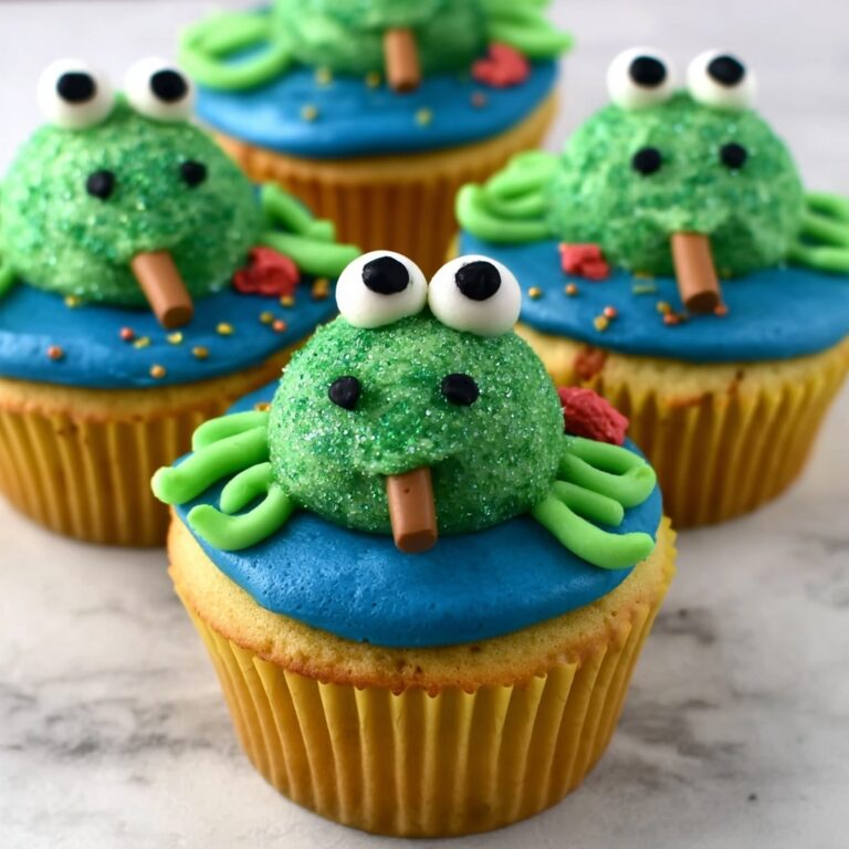 Frog Cookies: Adorable Chocolate-Dipped Pretzel and Oreo Treats Recipe